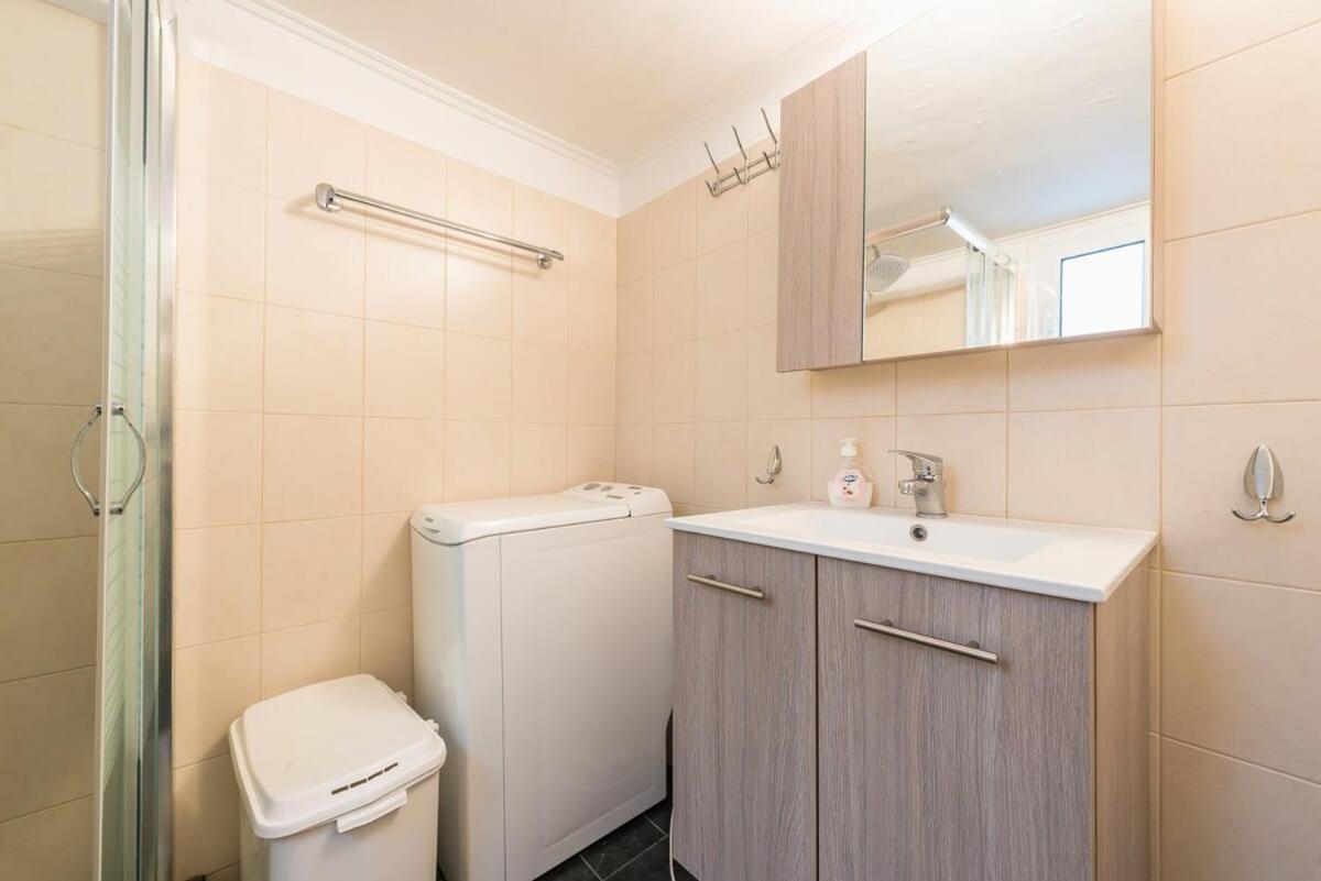 Topfloor Central Apt With Urban Views,3' To Metro Athen Exterior foto